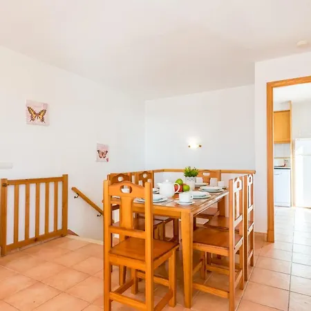Cati Villa *